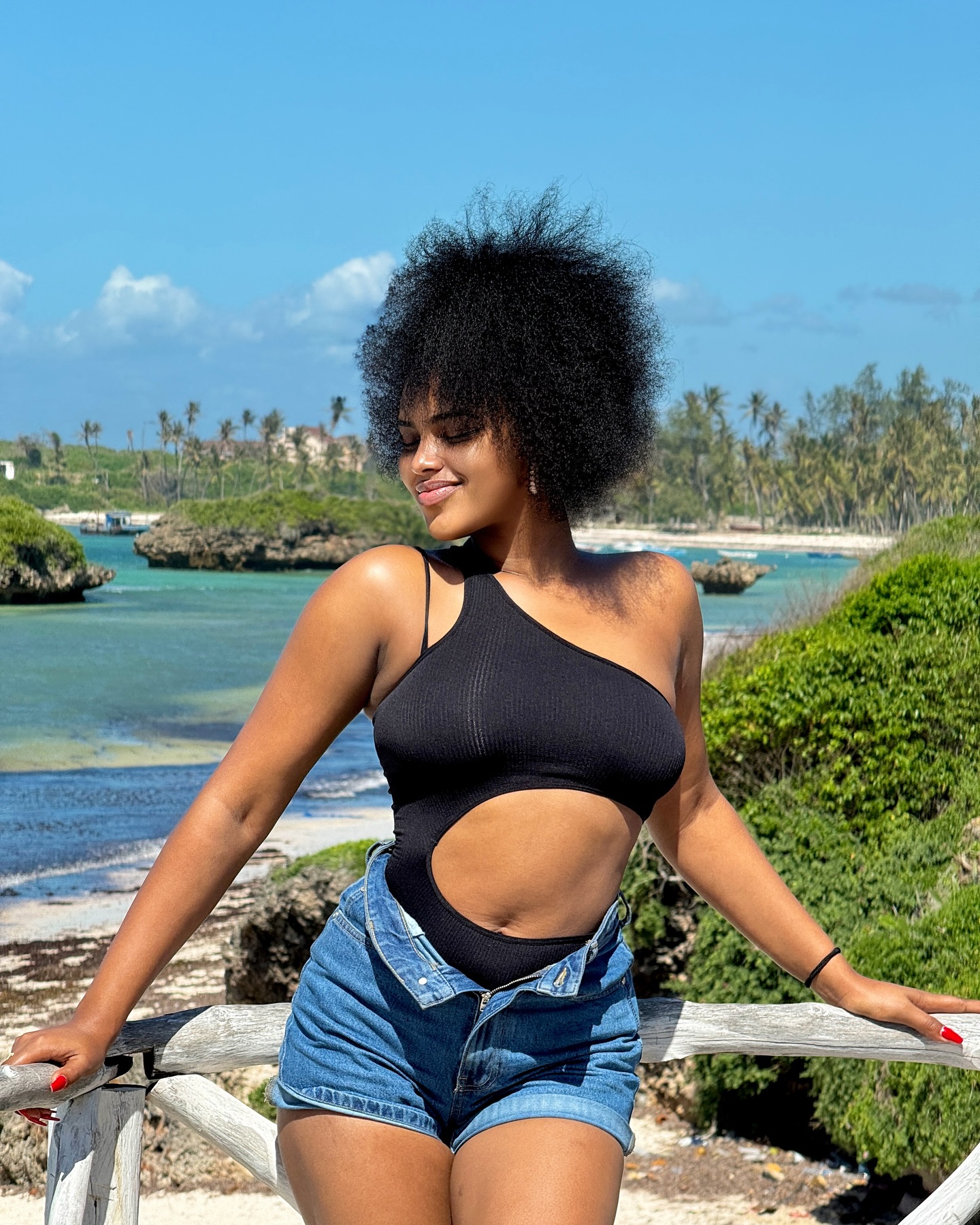 Khalif Kairo Girlfriend Revealed: See Steamy Photos in the Story! Khalif Kairo girlfriend