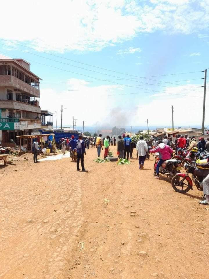 Residents of Kapsokwony in Mt. Elgon sub-county on Monday blocked the Kimilili-Kapsokwony road, protesting its deteriorating condition and claiming neglect by the government.
